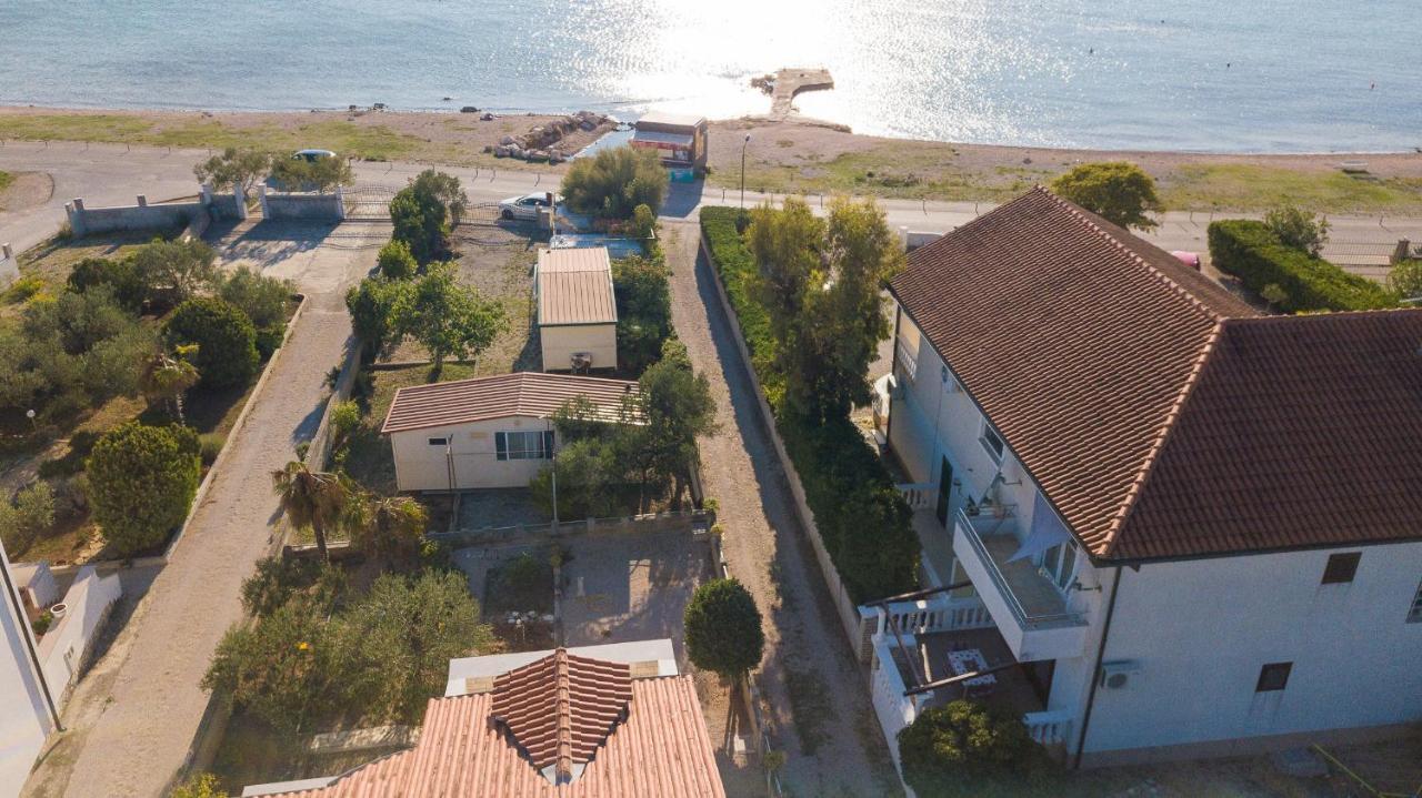 Apartment Robyn On The Beach Srima Kültér fotó