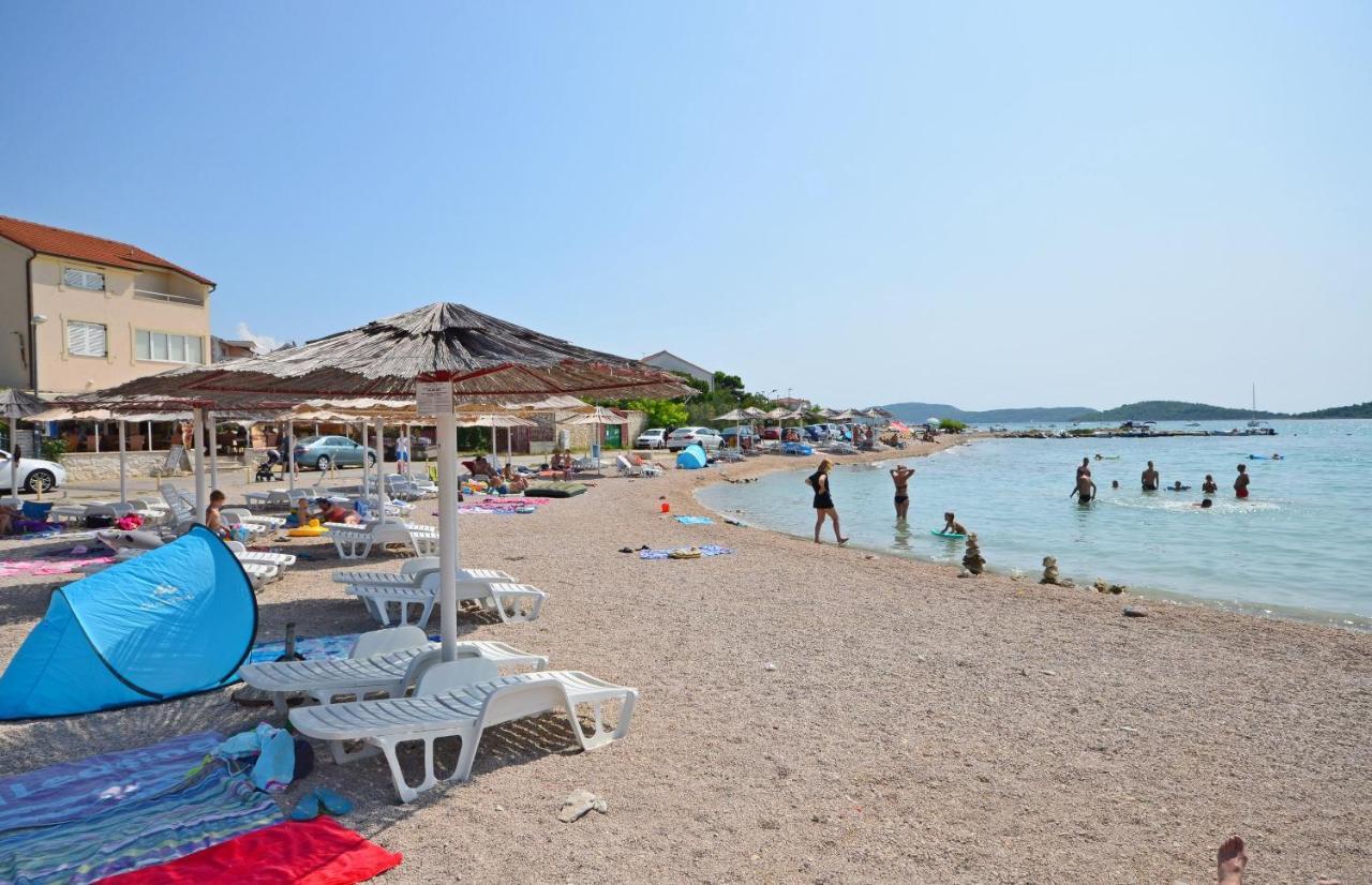 Apartment Robyn On The Beach Srima Kültér fotó